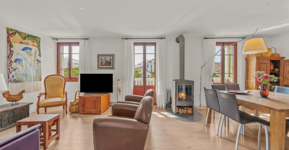 DUPLEX VON CHARME UND SEIN PRIVATER GARTEN, 5 MINUTEN VON MORGES – Foto 4 von 8