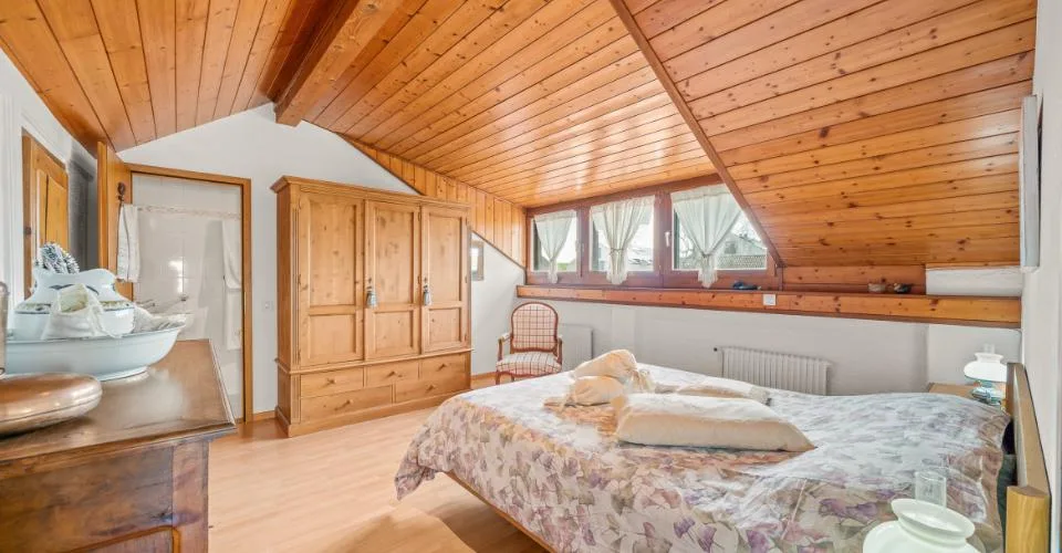 DUPLEX VON CHARME UND SEIN PRIVATER GARTEN, 5 MINUTEN VON MORGES – Foto 7 von 8