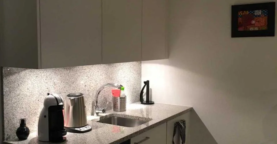 Centre Fribourg, rue piétonne, joli 2,5 p. à 1 min. à pied de la gare – photo 7 of 11