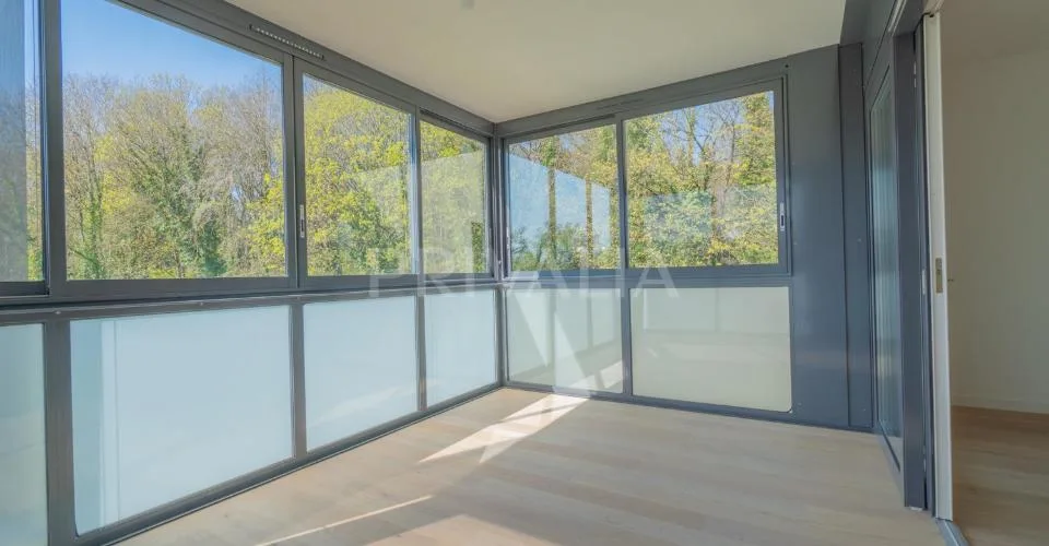 Superbe attique en duplex rénové avec terrasses et vue dégagée – foto 7 di 26