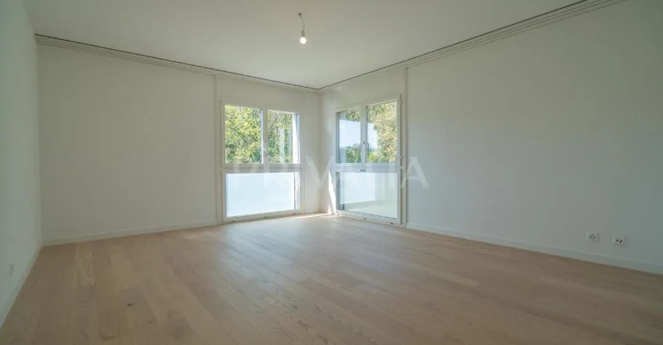 Superbe attique en duplex rénové avec terrasses et vue dégagée – foto 9 di 26