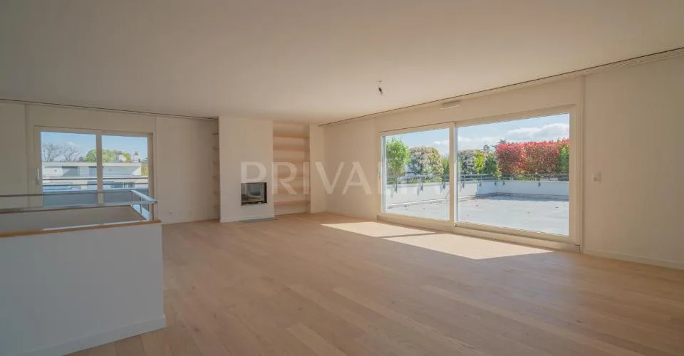 Superbe attique en duplex rénové avec terrasses et vue dégagée – foto 2 di 26