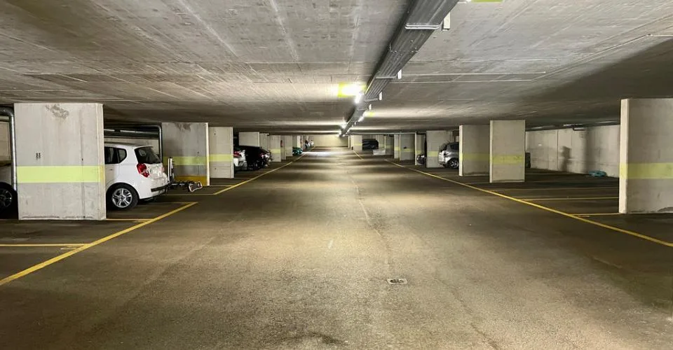 Place de parc intérieure numéro 45 – Foto 2 von 2