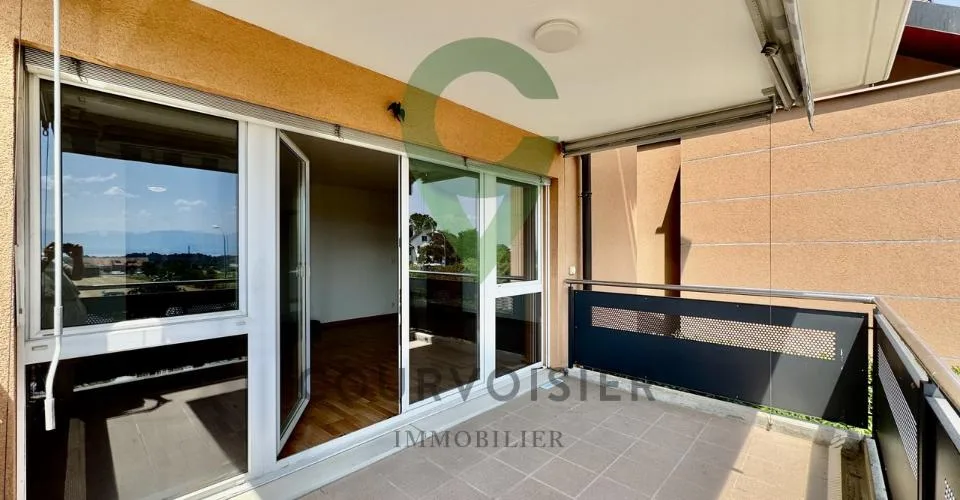 BEL APPARTEMENT DE 4,5 PCES, VUE LAC ET ALPES PROCHE DES COMMODITES – photo 12 sur 26