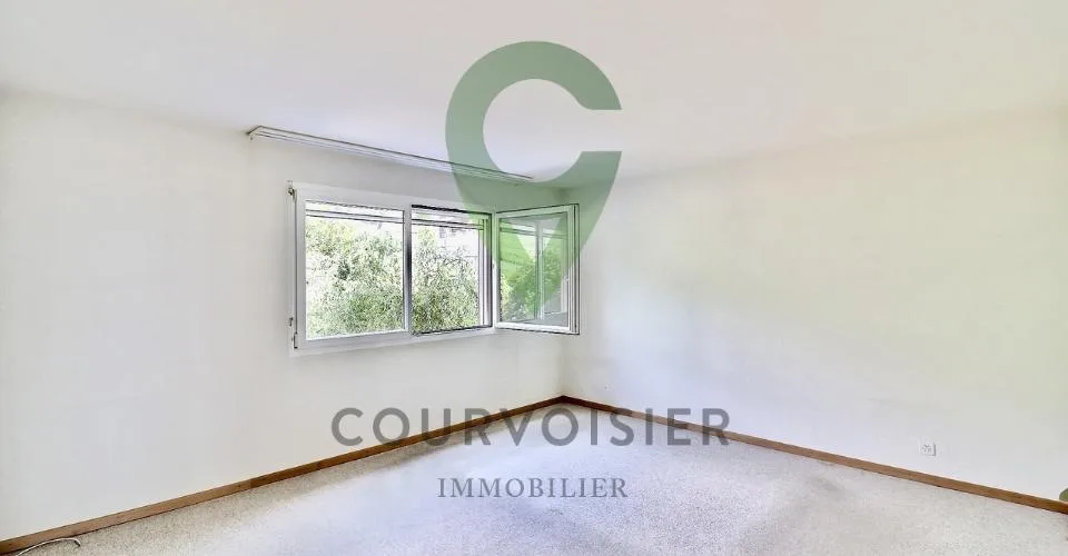 BEL APPARTEMENT DE 4,5 PCES, VUE LAC ET ALPES PROCHE DES COMMODITES – photo 4 sur 26