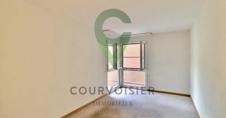 BEL APPARTEMENT DE 4,5 PCES, VUE LAC ET ALPES PROCHE DES COMMODITES – photo 5 sur 26