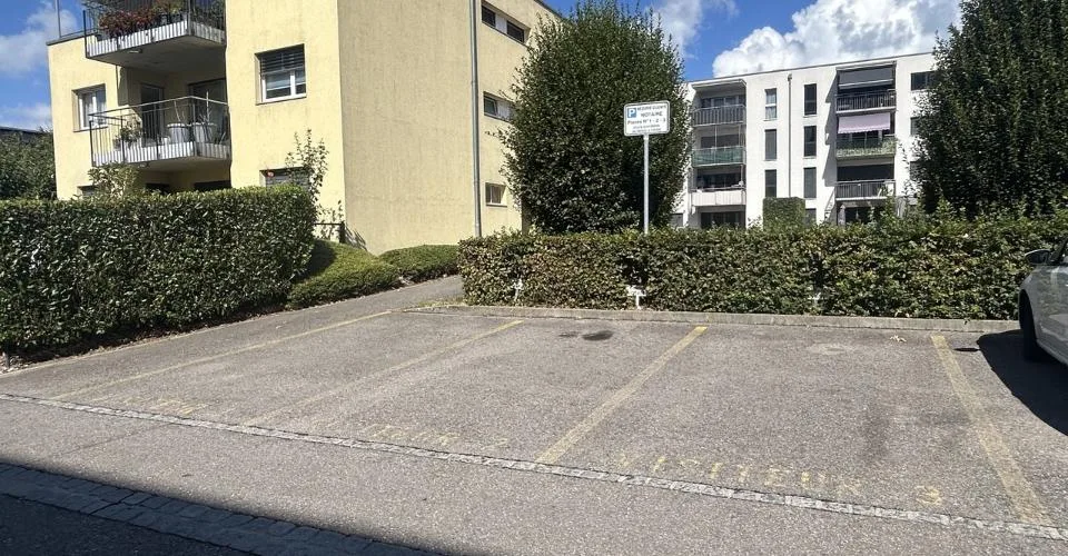 A louer Superbes locaux professionnels de 3.5 pièces Avec parking