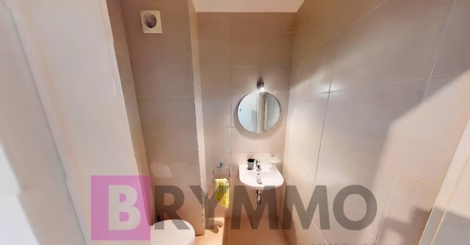 Belle échappée sur le lac pour cette maison familiale d’angle à Mont-sur-Rolle – Foto 23 von 31