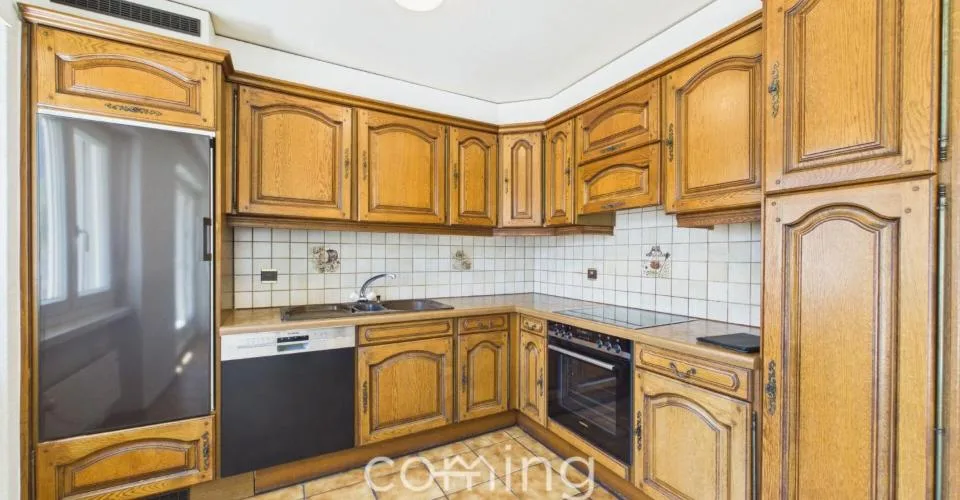 Gepflegte 4.5 Zimmerwohnung in Steg-Hohtenn mit sonnigem Balkon und Bergsicht – foto 4 di 27