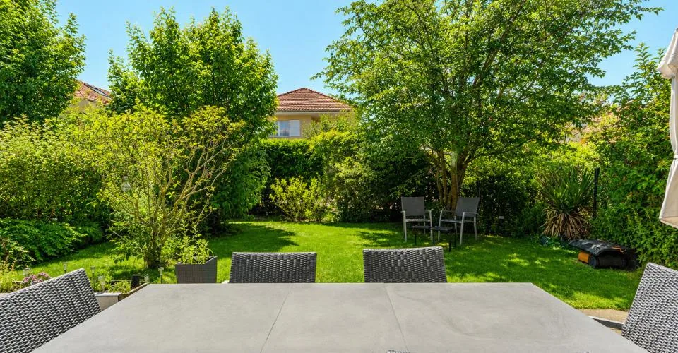 Jolie villa jumelée par les garages à Epalinges – foto 45 di 52
