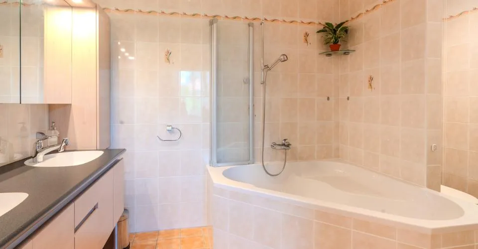 Jolie villa jumelée par les garages à Epalinges – foto 36 di 52