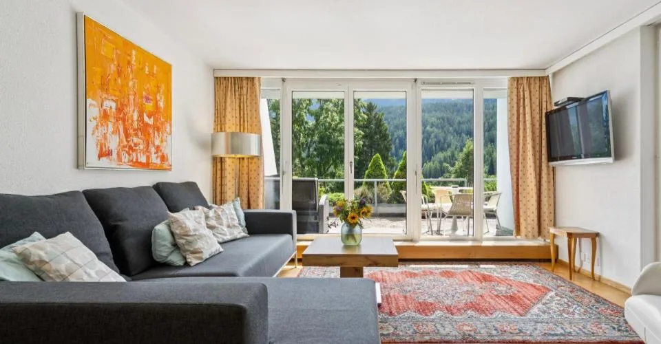 Invest or Live in Scuol: Primary/Secondary Residence, 3.5 Room Terrace Apartment – photo 13 of 24