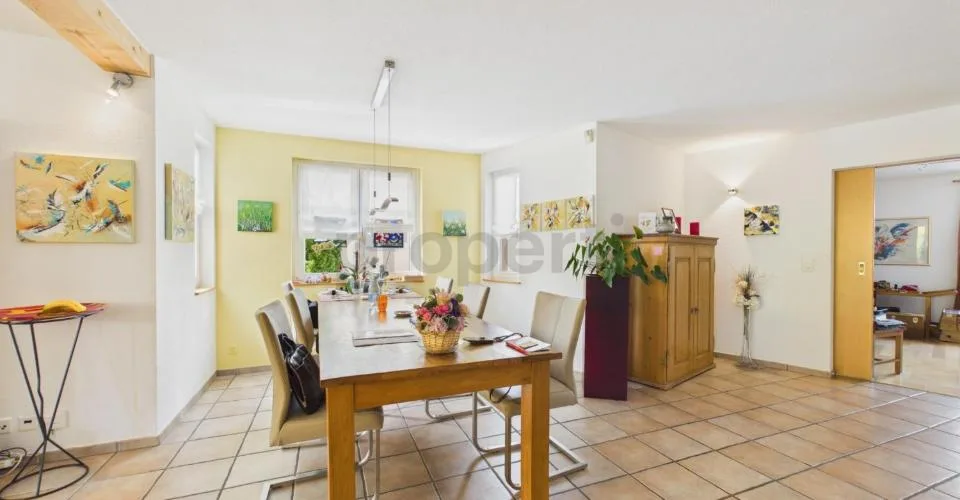 Grosser Garten zur Alleinnutzung, 250 m² Terrasse und flexible Raumaufteilung (4.5 - 5.5 Zimmer)