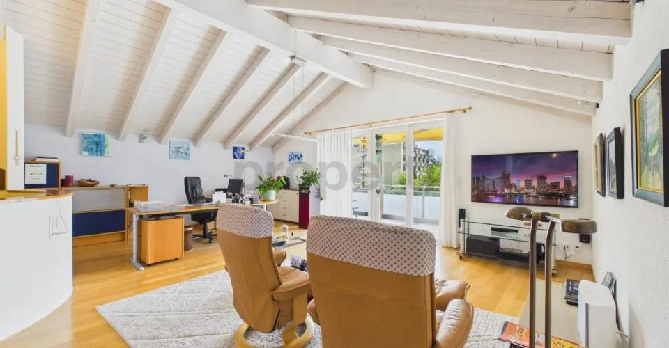 Grosser Garten zur Alleinnutzung, 250 m² Terrasse und flexible Raumaufteilung (4.5 - 5.5 Zimmer)