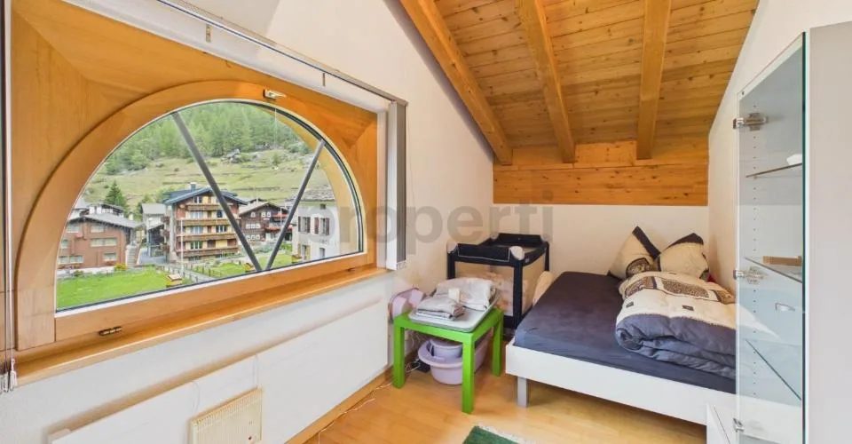 Doppelgarage plus 3 Aussenparkplätze, gemütlicher Kamin und fantastisches Bergpanorama – Foto 27 von 30