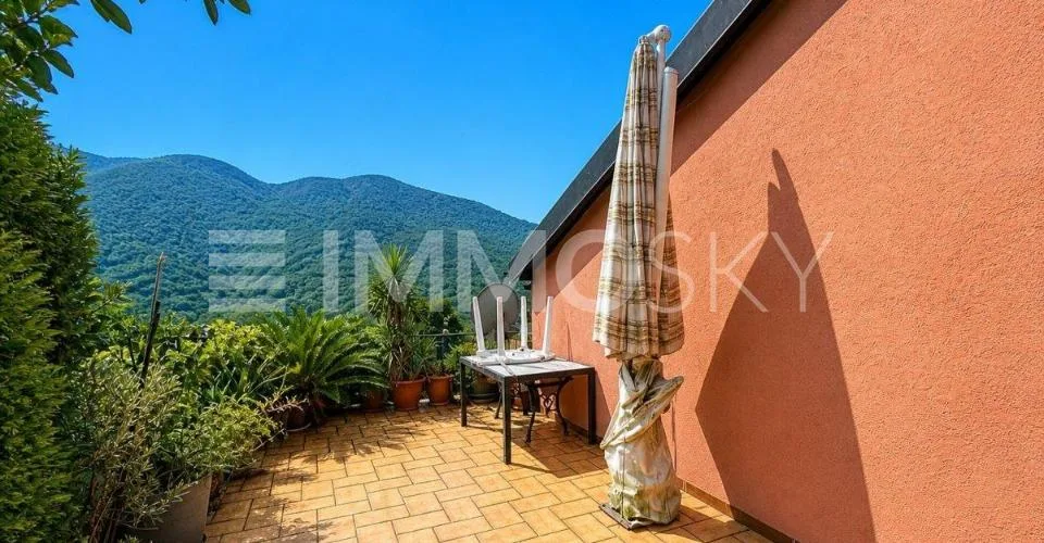 Casa bifamiliare in zona residenziale soleggiata – foto 5 di 12