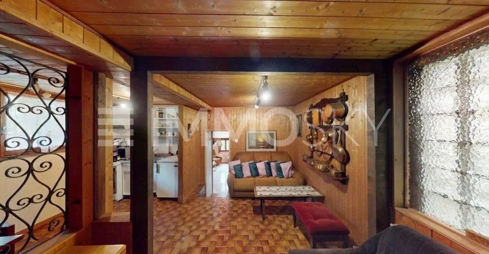 Casa bifamiliare in zona residenziale soleggiata – foto 2 di 12