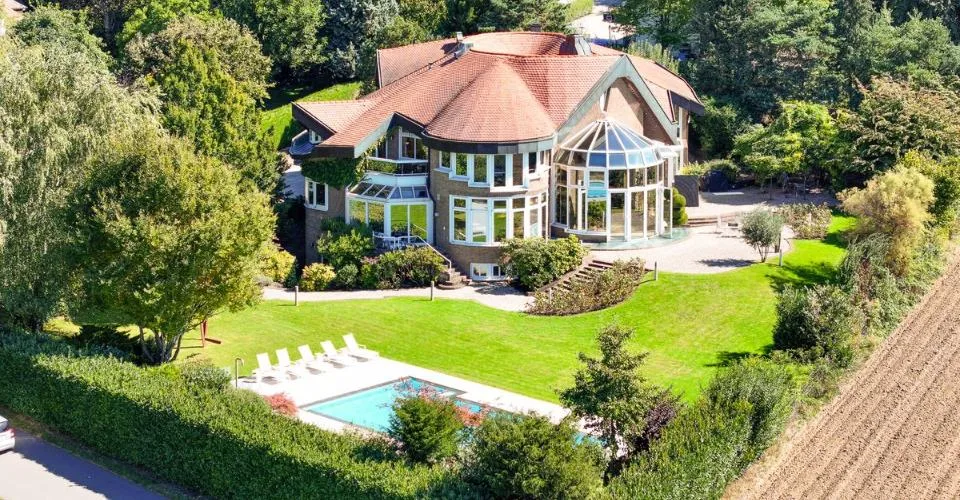 Sublimes Architekten-Villa vor den Toren von Lausanne – Foto 16 von 25