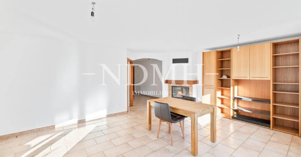 Large villa with two independent apartments – photo 16 of 24