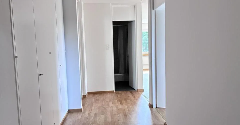 4 1/2-Zimmerwohnung mit 2 Nasszellen und Balkon – Foto 6 von 18