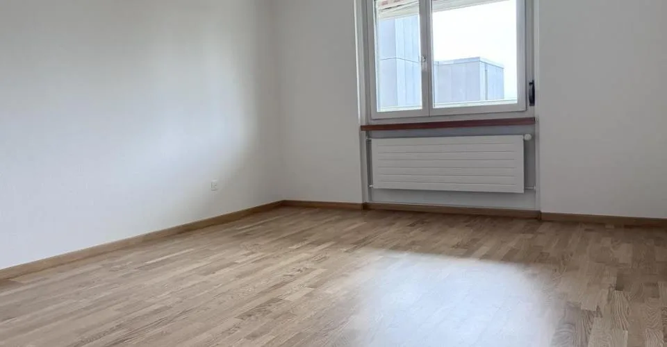 4 1/2-Zimmerwohnung mit 2 Nasszellen und Balkon – Foto 8 von 18