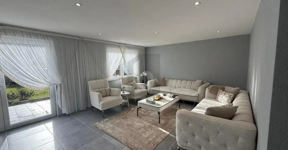 VÖLLIG RENOVIERTE MODERNE AUSSERGEWÖHNLICHE – Foto 9 von 12