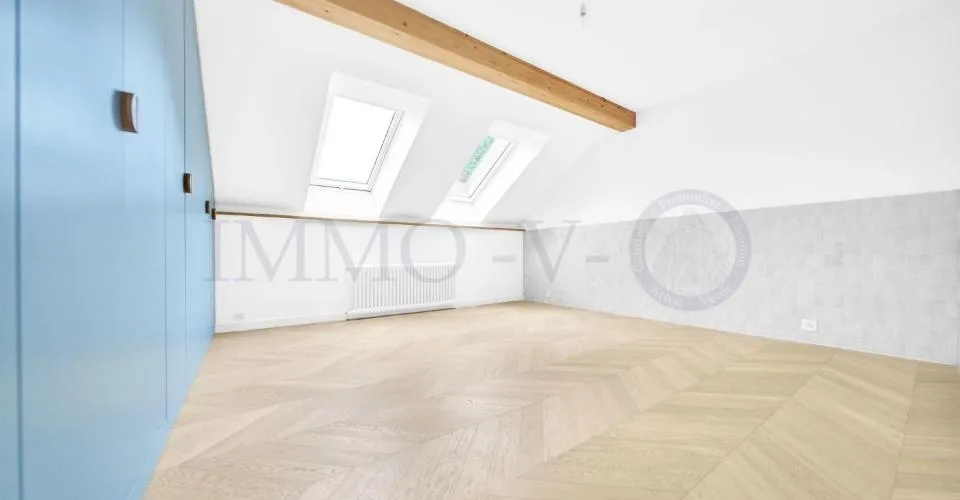 GERÄUMIGE RENOVIERTE PENTHOUSE MIT IDEALER LAGE
