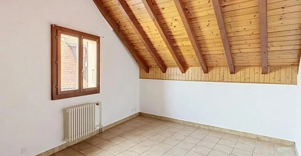 Charming Triplex House with Garden