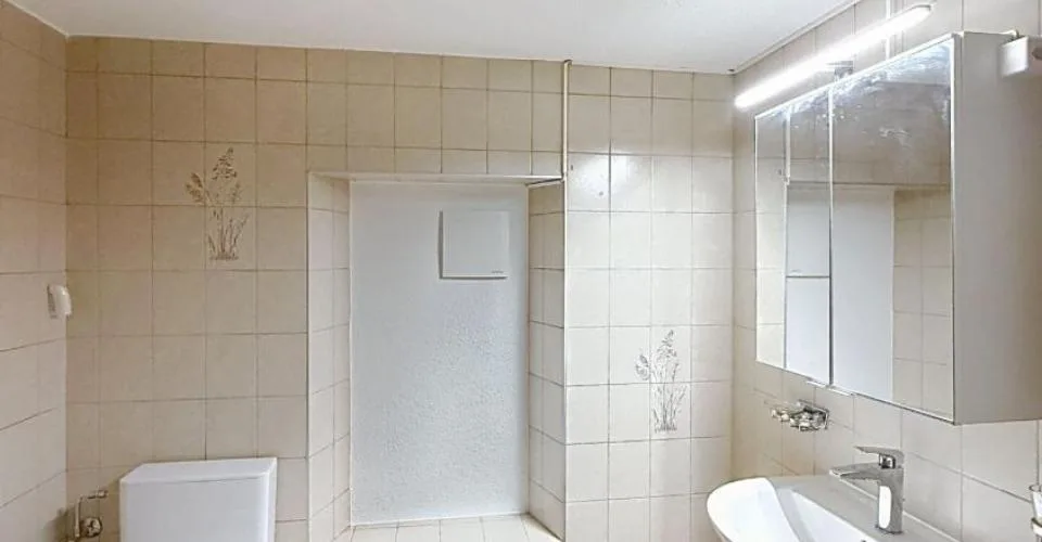 Charming Triplex House with Garden