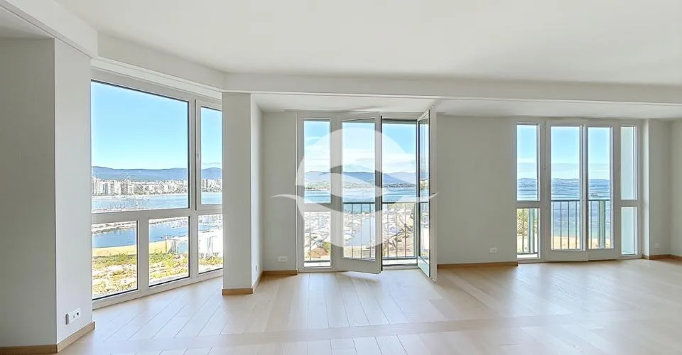 Sublime appartement, spacieux avec vue sur le lac et le jet d'eau! – photo 2 of 12