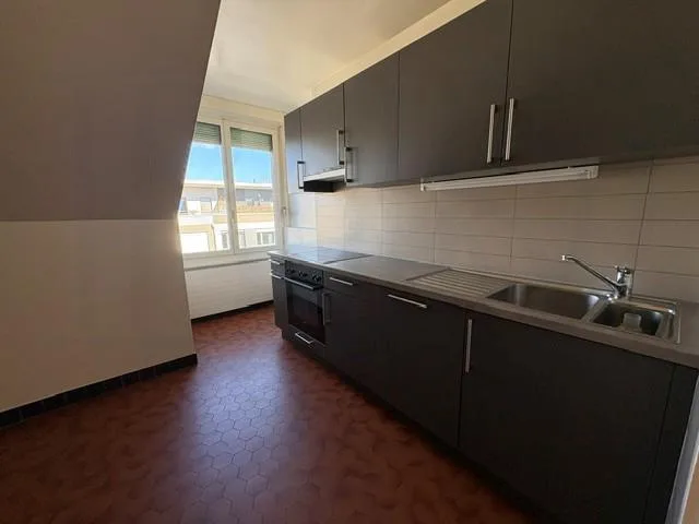 Vier-Zimmer-Wohnung im 5. Stock – Foto 4 von 6