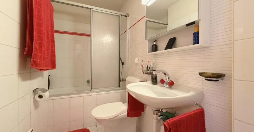 À louer à Crans-Montana – Charmant appartement 2,5 pièces avec balcon dans un environnement boisé. By Sunimmo… – Foto 8 von 12