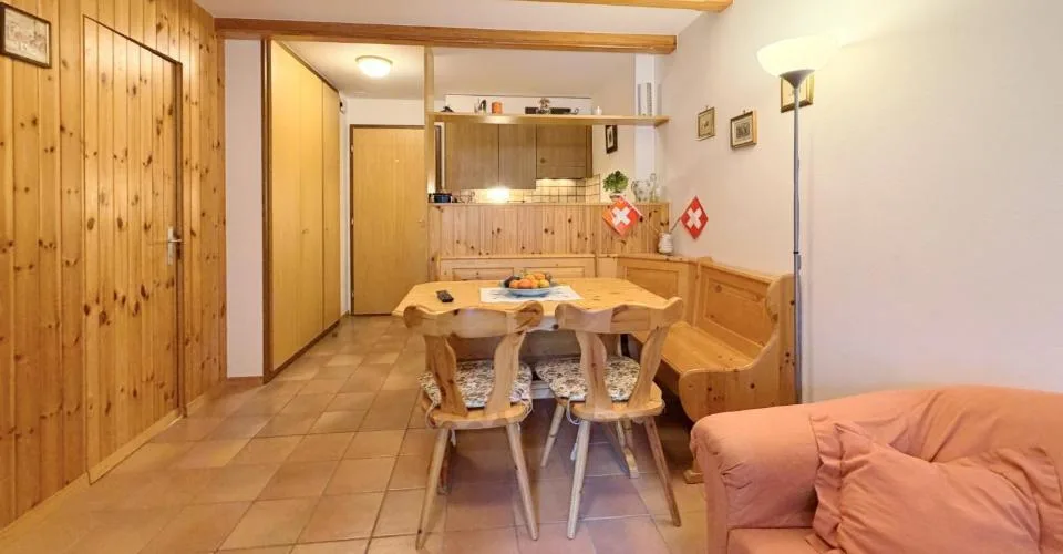 À louer à Crans-Montana – Charmant appartement 2,5 pièces avec balcon dans un environnement boisé. By Sunimmo… – Foto 5 von 12