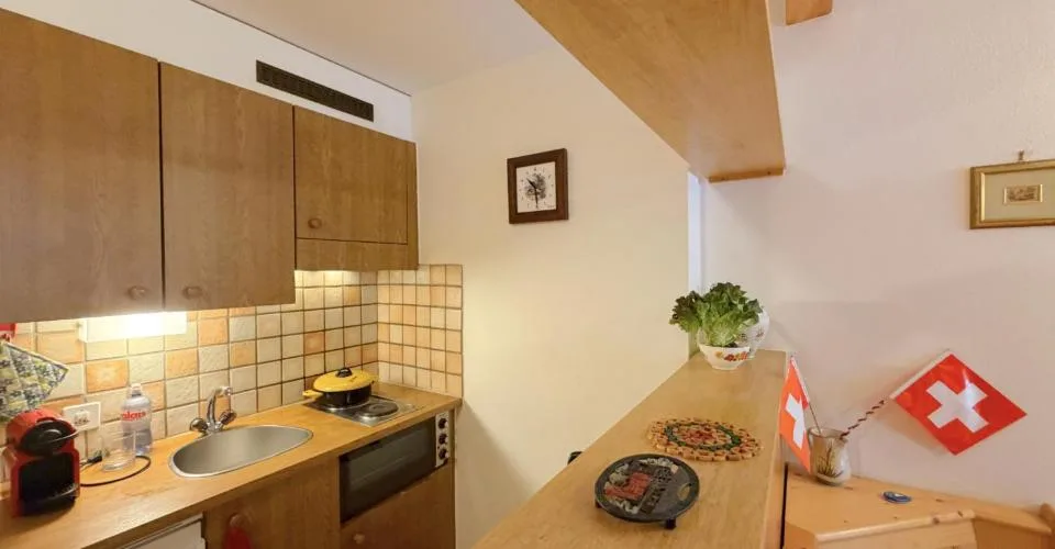 À louer à Crans-Montana – Charmant appartement 2,5 pièces avec balcon dans un environnement boisé. By Sunimmo… – Foto 3 von 12