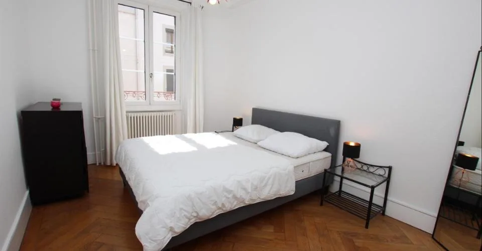 4 Zimmer möbl. Wohnobjekt in Genève – foto 3 di 5