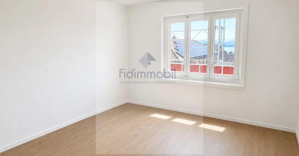 Appartement de 3 pièces entièrement rénové à Corcelles – Foto 3 von 6