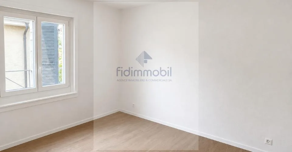 Appartement de 3 pièces entièrement rénové à Corcelles – Foto 4 von 6