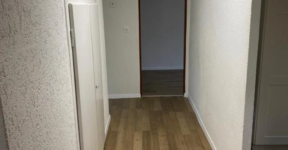 A louer: appartement 3 pièces - Place du 16 Mars 8, St-Imier – photo 6 sur 7