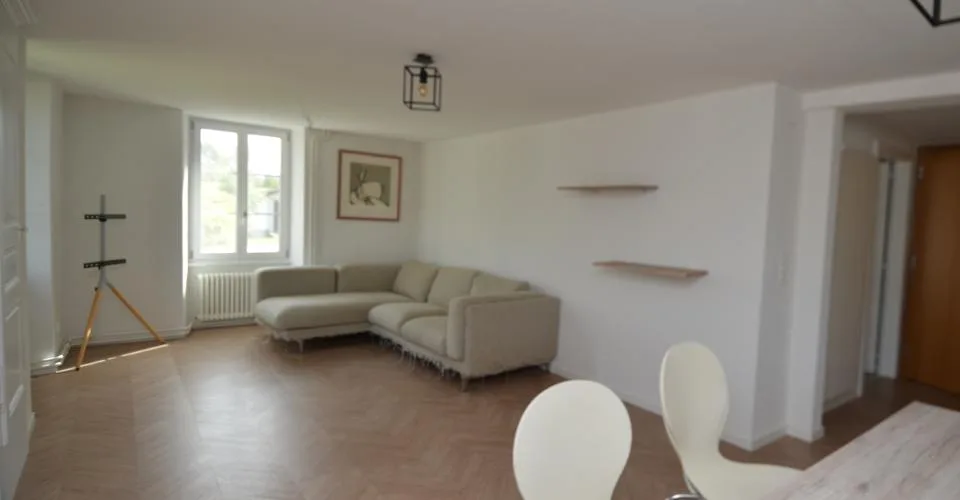 Charmant 3,5 pièces avec terrasse dans une maison de campagne
