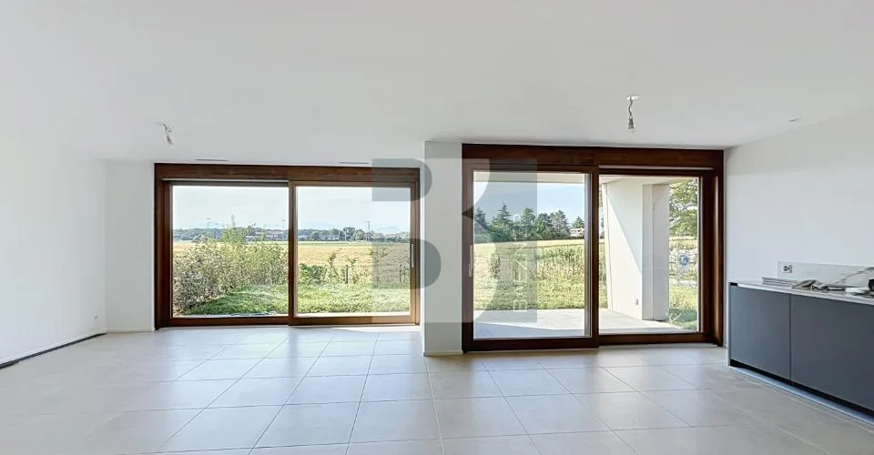 Maison mitoyenne neuve de 6 pièces avec jardin privatif, terrasse et vue dégagée