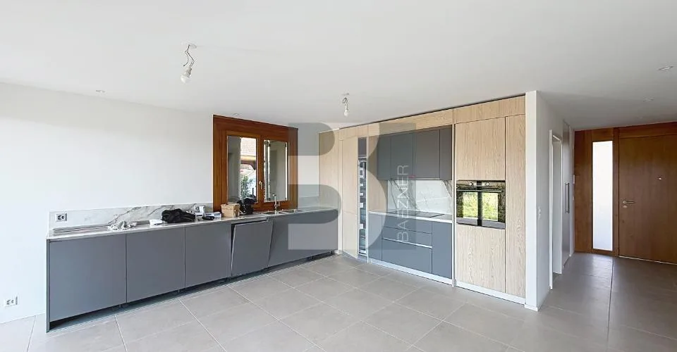 Maison mitoyenne neuve de 6 pièces avec jardin privatif, terrasse et vue dégagée