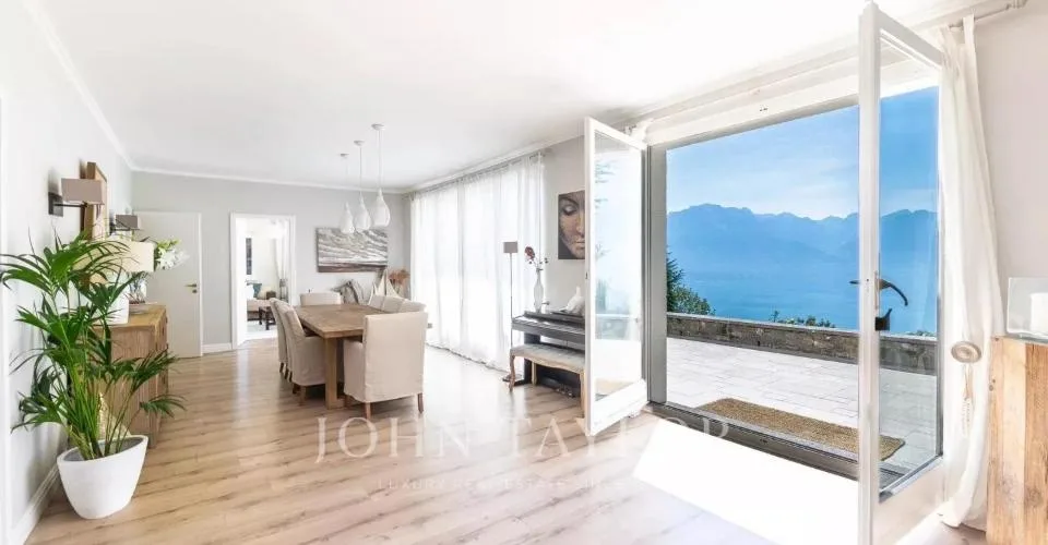 SPECTACULAIRE! Propriété avec piscine et vue panoramique – Foto 8 von 13