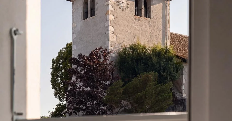 A beautiful renovated historic property in the heart of the village, just moments from Nyon – Foto 17 von 17