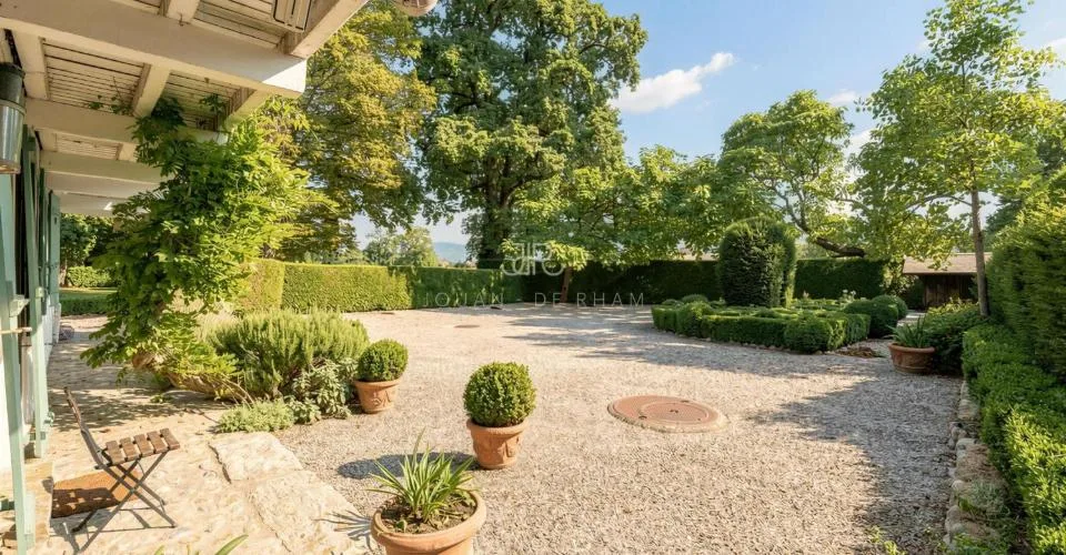 The charm of a family home in the heart of the countryside – photo 11 of 22