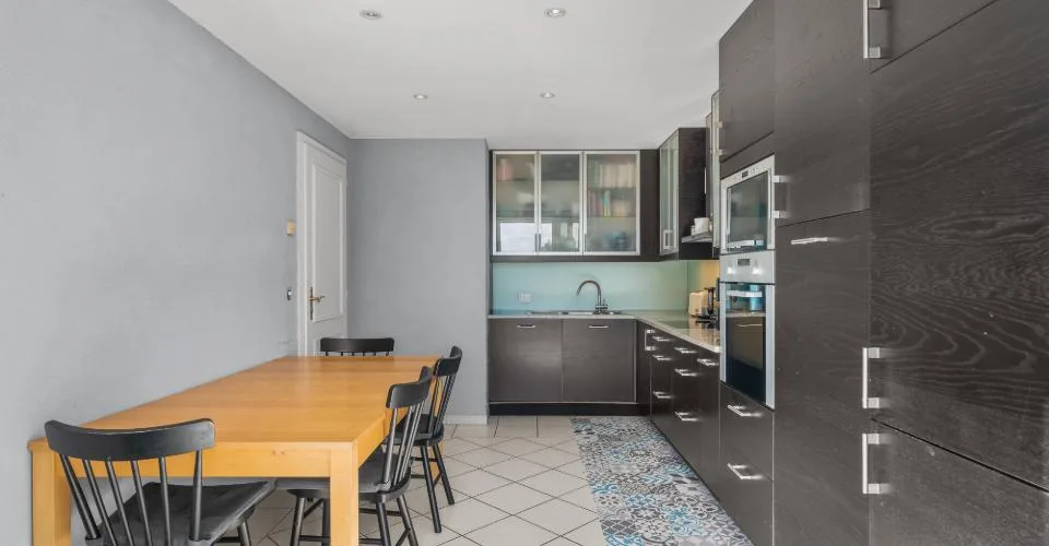 Prachtvolles Einfamilienhaus (mit unabhängigem Studio) - idealerweise in der Nähe des Zentrums gelegen – Foto 30 von 39