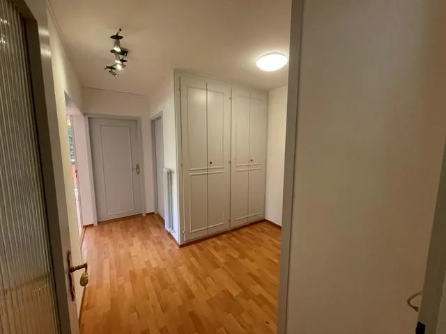 Spacieux appartement de 5 pièces traversant entouré de verdure – Foto 3 von 5