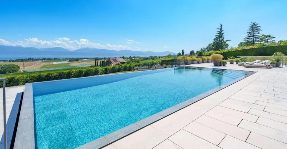 A vendre - Villa d'exception avec vue panoramique sur le lac et les Alpes – foto 3 di 6