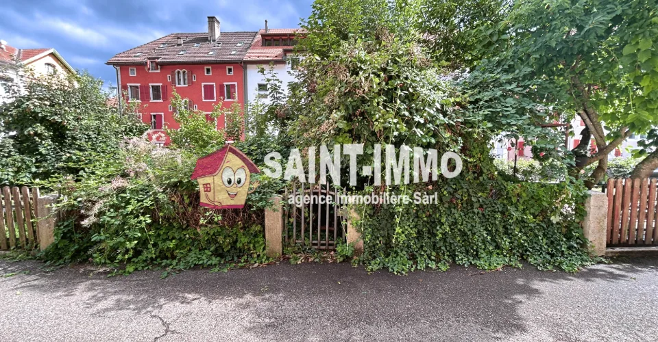 Immeuble locatif à rénover entièrement de 3 appartements, une remise / annexe et une parcelle de jardin – Foto 3 von 8