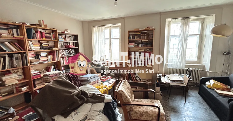 Immeuble locatif à rénover entièrement de 3 appartements, une remise / annexe et une parcelle de jardin – Foto 5 von 8