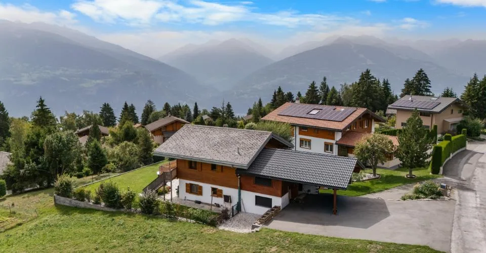 Maison individuelle rénovée en résidence secondaire aux Mayens d'Arbaz – photo 7 sur 8